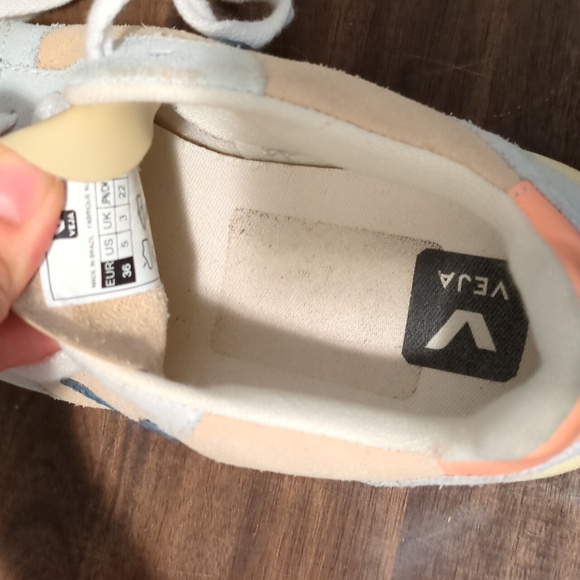 Veja V-10 Sneakers - Picture 3 of 5
